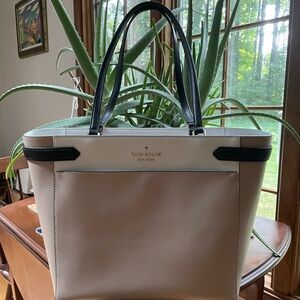 Kate Spade beige and black bag. With laptop zip compartment